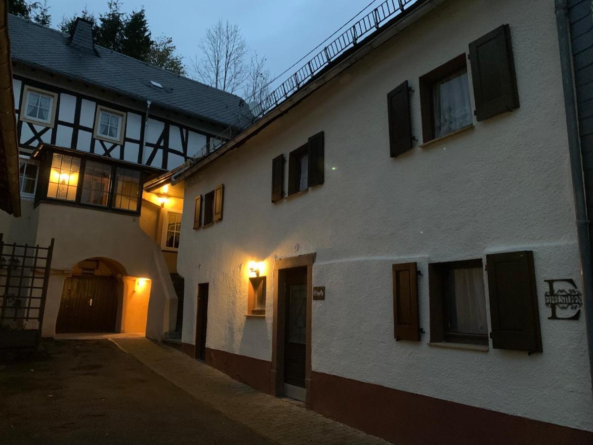 Ferienhaus Eifelstuben Mit Charme - Bauernstube Vulkaneifel - Naehe See Und Burgruine Ulmen Exterior foto