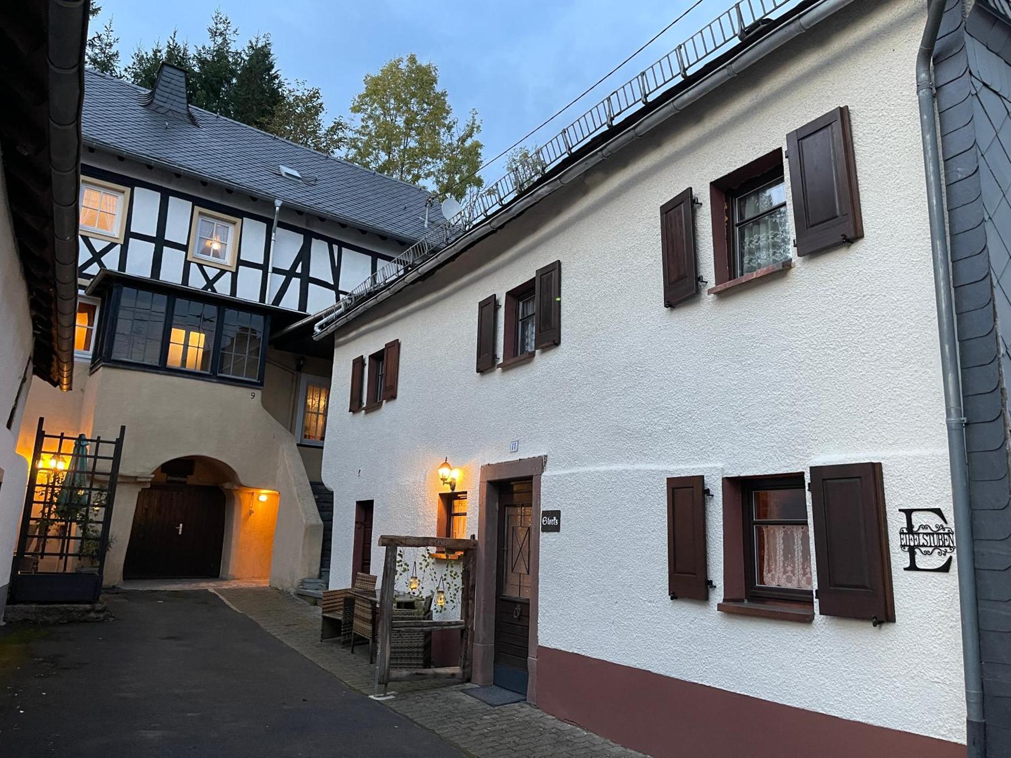 Ferienhaus Eifelstuben Mit Charme - Bauernstube Vulkaneifel - Naehe See Und Burgruine Ulmen Exterior foto
