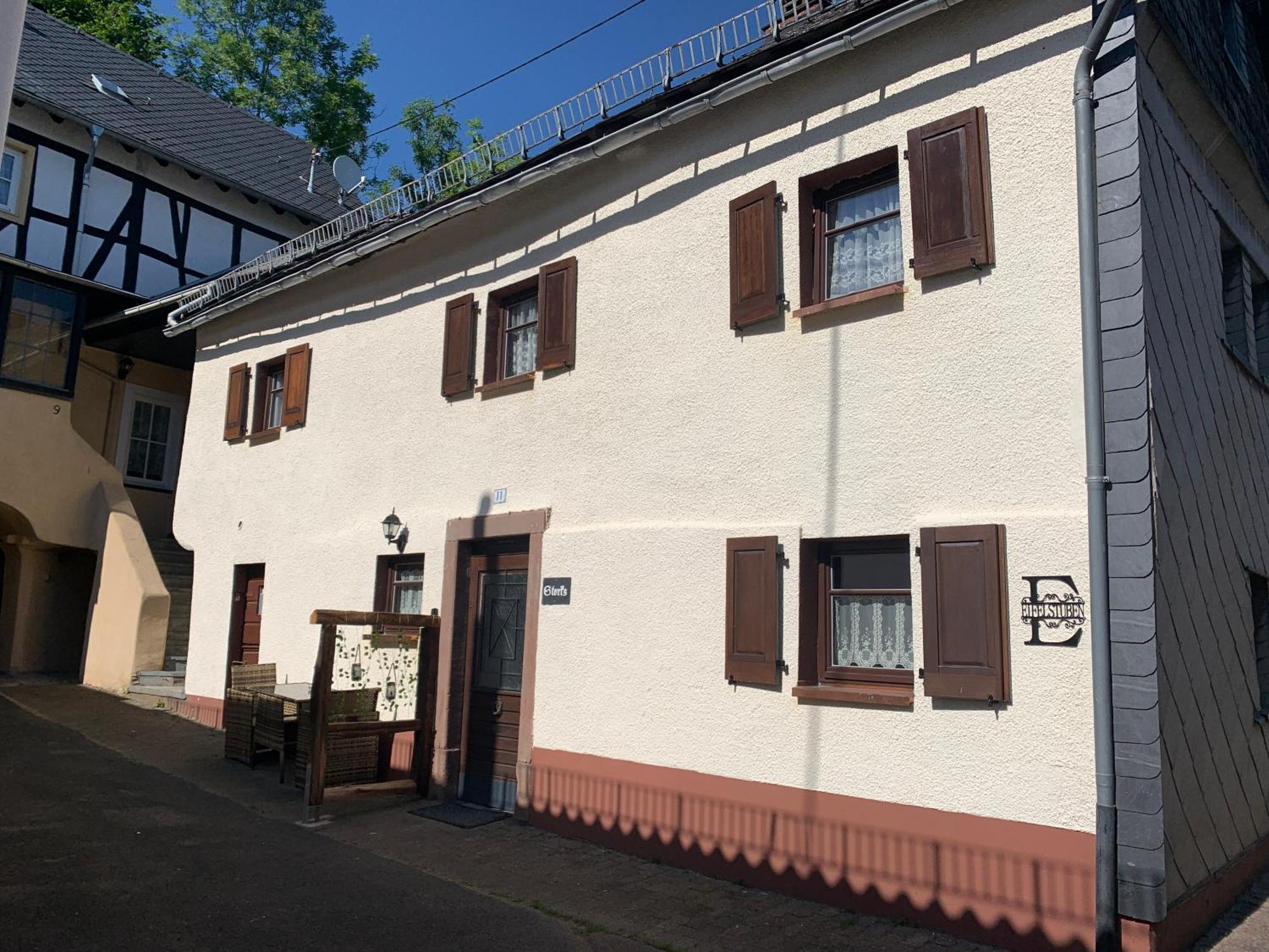 Ferienhaus Eifelstuben Mit Charme - Bauernstube Vulkaneifel - Naehe See Und Burgruine Ulmen Exterior foto