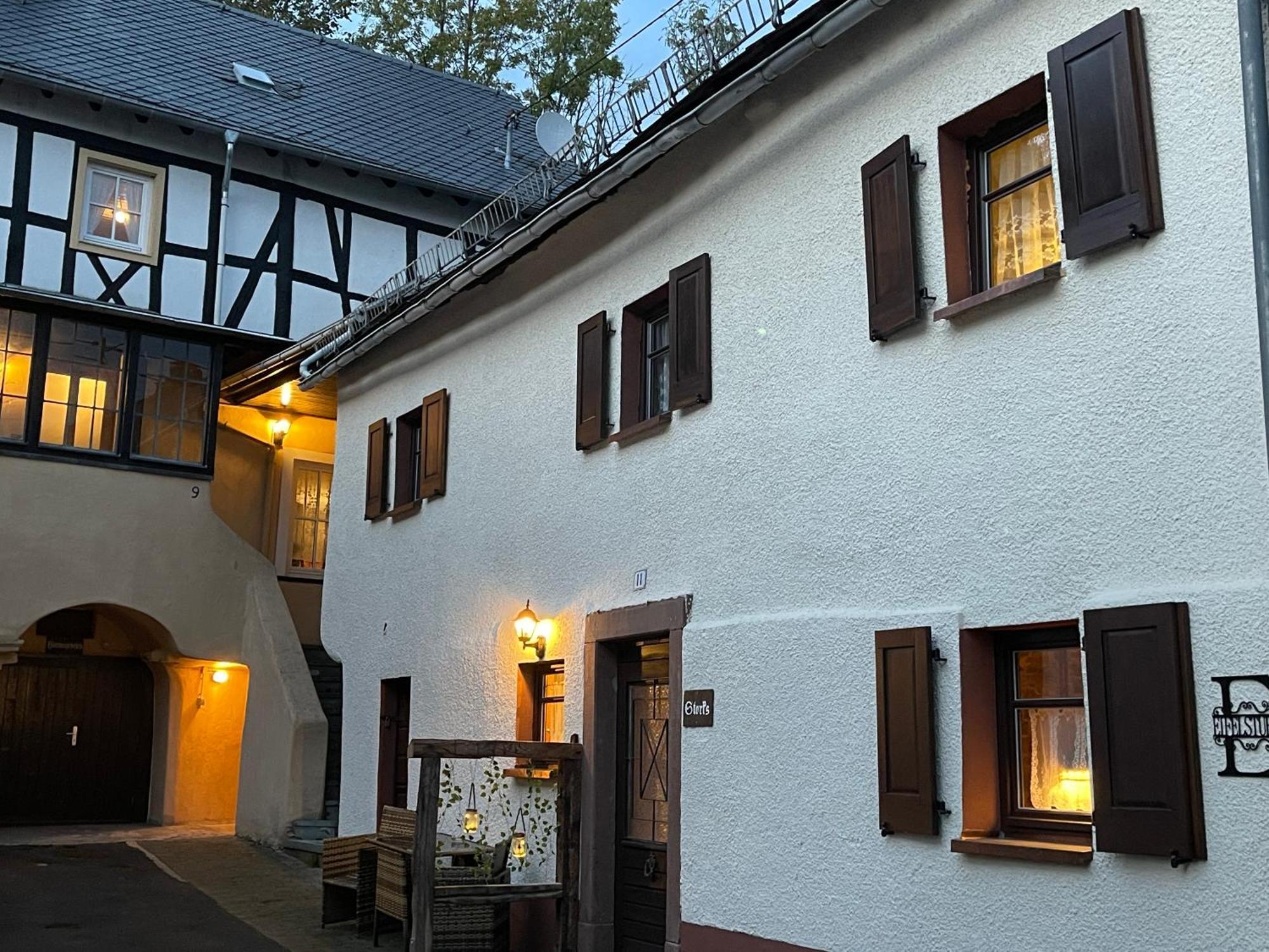 Ferienhaus Eifelstuben Mit Charme - Bauernstube Vulkaneifel - Naehe See Und Burgruine Ulmen Exterior foto
